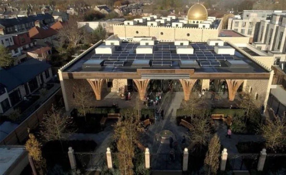 Diyanet Vakfı'nın İngiltere Cambridge'de Pakistanlılar tarafından kullanılan bir çevre dostu cami yapımı için 1 milyar TL harcadığı ortaya çıktı. (Turhan Çömez)