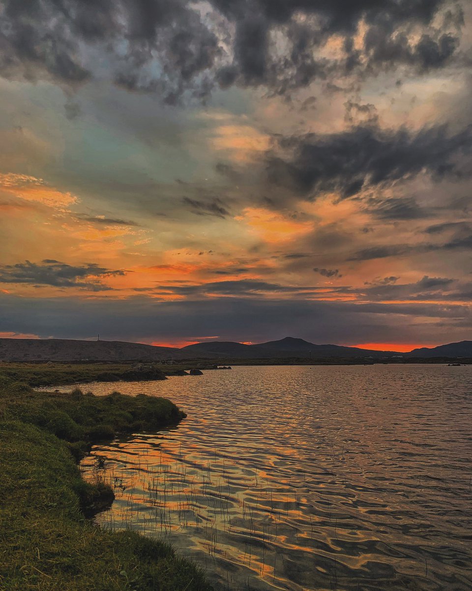 Grand Rising lovely people in my phone.

☀️

#SaturdayVibes #WeekendVibes #grandrising #GoodVibesOnly #sunrise #spring #StormHour #jefinuist #outerhebrides #scotland