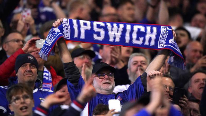 It promises to be a special day for @IpswichTown on the verge of a return to the @premierleague after an absence of 22 years. They need a point today to complete the job and send “shivers” down @edsheeran spine. (He’s on tour in US) more @BBCBreakfast 0730