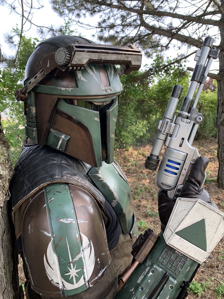 May the 4th be with you! Happy Star Wars Day y’all! Go out there and live your best Star Wars fantasy! “I’ll bring them in cold, if it means keeping you warm.” - D’kar Voss #Maythe4thBeWithYou #StarWars #mandalorian #StarWarsDay
