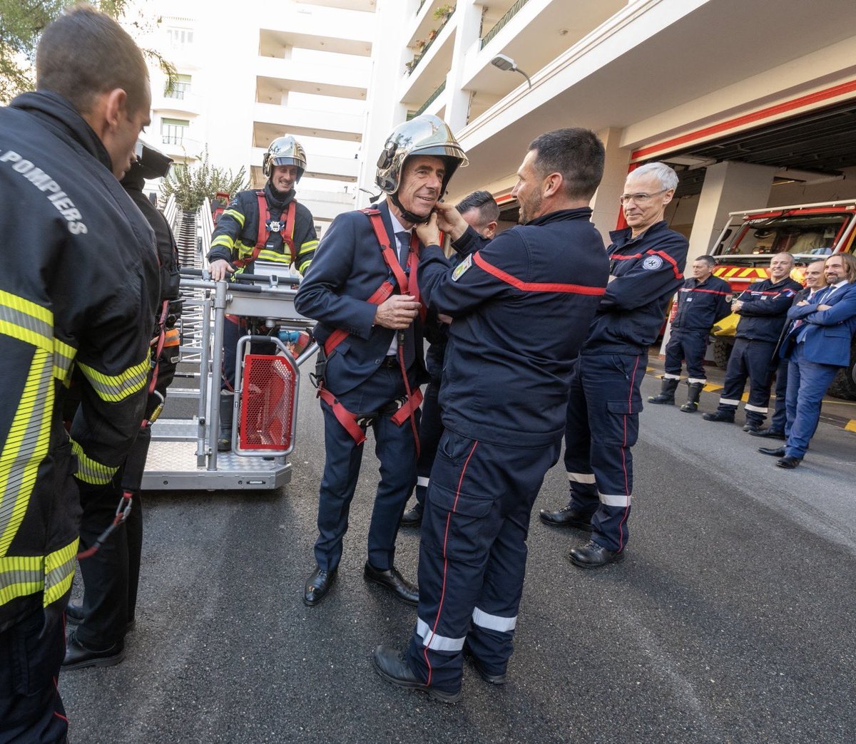 👨‍🚒 🚒 Journée internationale des #pompiers Un seul mot : MERCI ! Merci à ces 4 700 agents des Alpes-Maritimes : pompiers, volontaires, pompiers professionnels, agents administratifs, tous protègent notre vie au quotidien, 7j/7, 24h/24 avec générosité, dévouement et bravoure !…