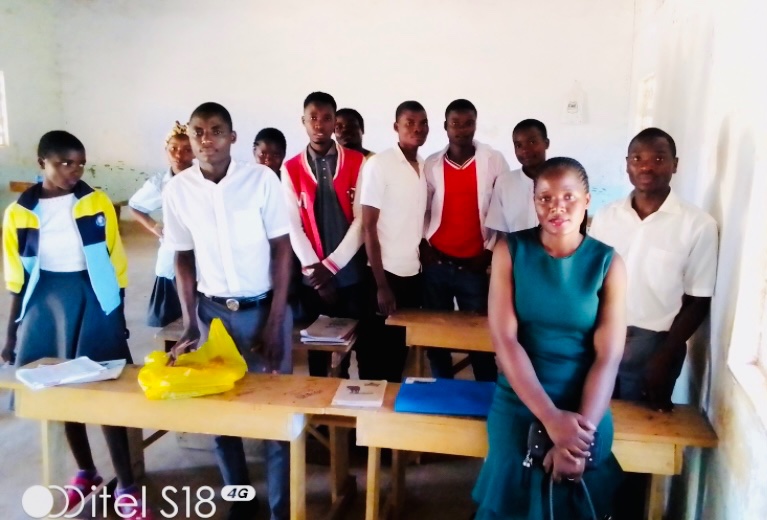 When alumni visit and share their career journeys, it inspires our students and provides them exposure to career options. Thanks Ms. Jonazi, for stopping by and sharing about your work. We’re proud of you! #alumnivisit