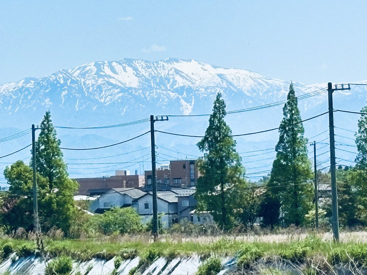 富山県の風景です
富山市内から立山連峰です
５月４日AM撮影