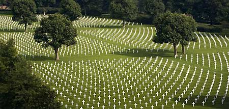 Ook voor deze gesneuvelde soldaten, die vochten voor onze vrijheid, ben ik 2 minuten stil.
Heb dan ook respect hiervoor.
 #Dodenherdenking