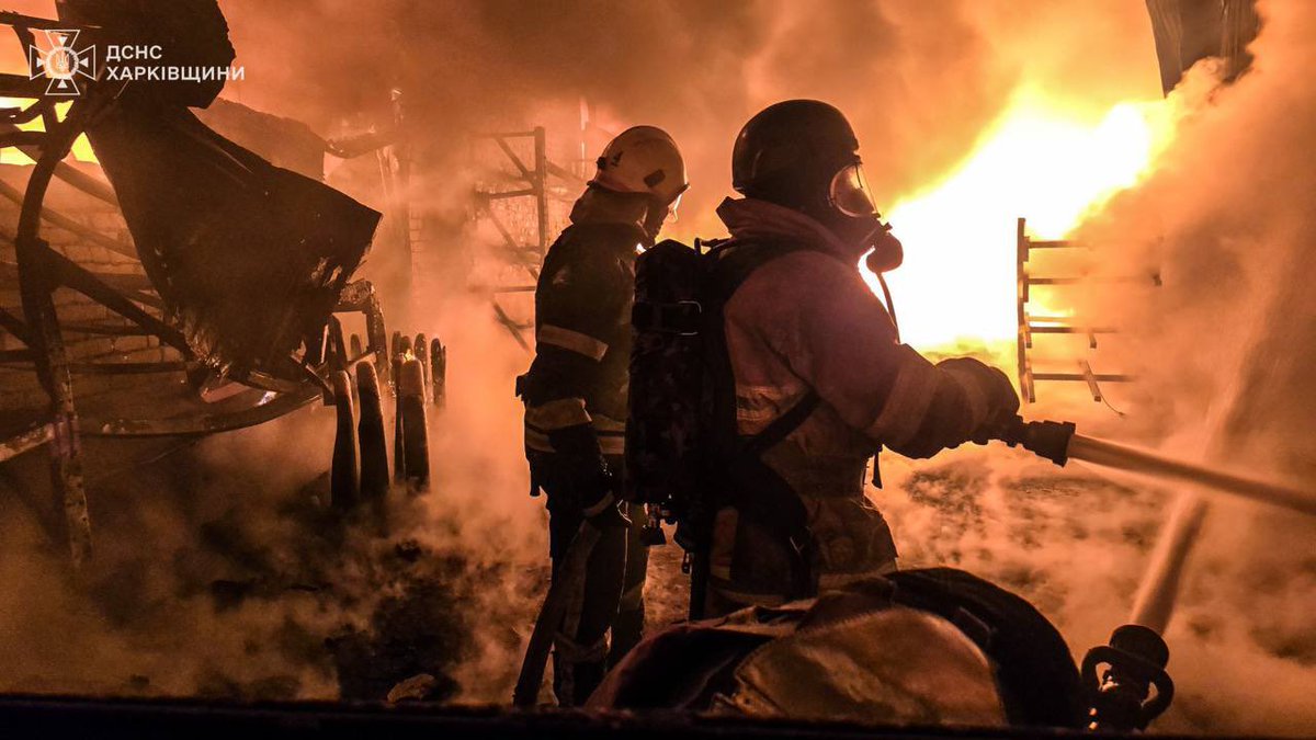 Liquidation of the aftermath of a massive attack by Russian drones on Kharkiv continues,* - SES. There were 3 fires at different addresses. The largest fire broke out in a warehouse with a total area of about 3,000 square meters. According to preliminary data, 4 people were…