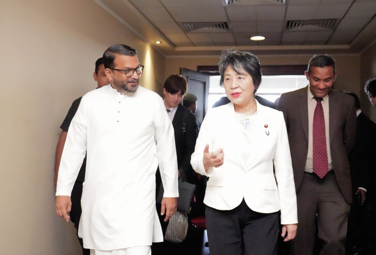 スリランカへようこそ。🇱🇰 Welcome to Sri Lanka 🙏 Japanese Foreign Affairs Minister Yoko Kamikawa arrived in Sri Lanka on an official visit. Ayubovan ආයුබෝවන් வணக்கம்🙏 #LKA #Japan #SriLanka @JapanEmb_SL @TharakaBalasur1