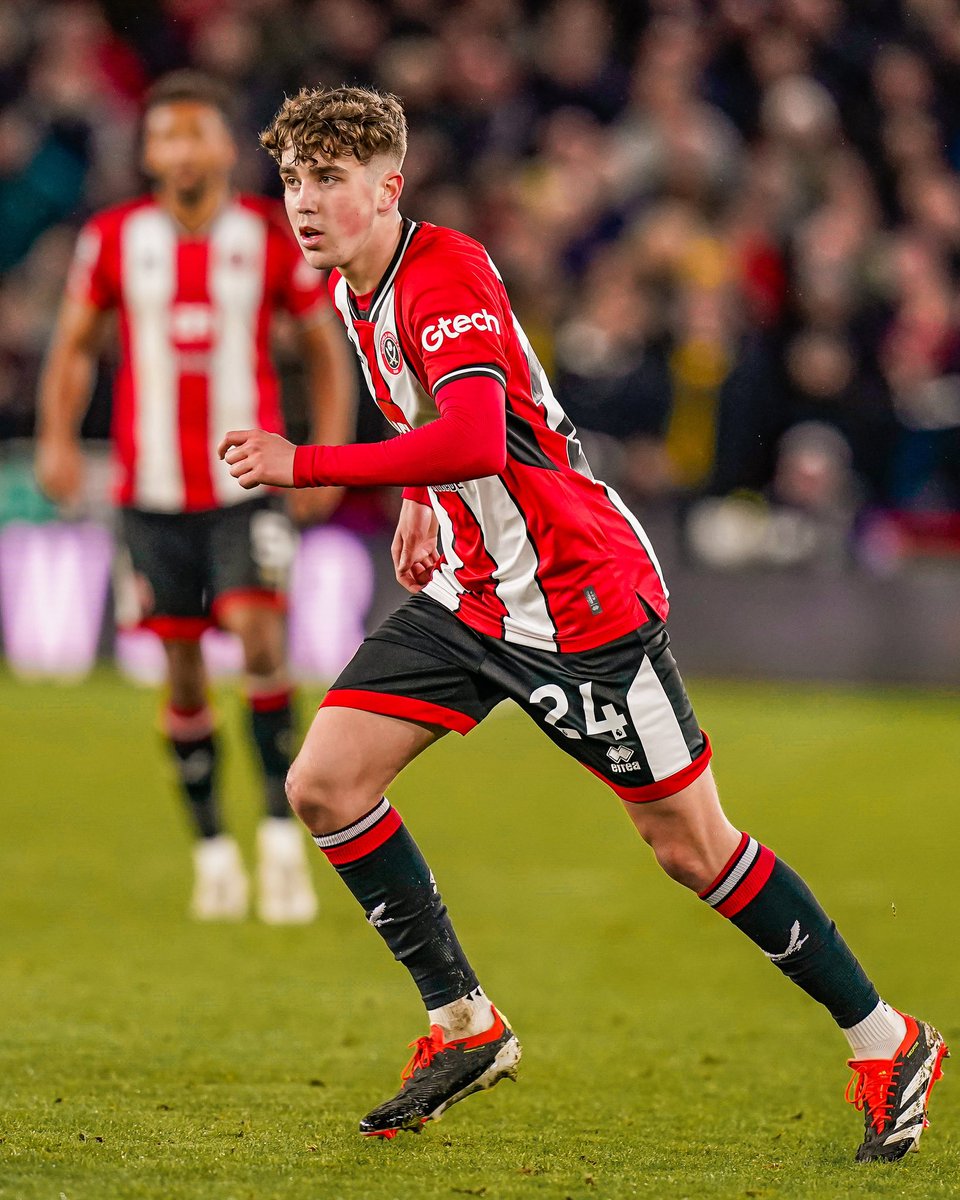 Watch out for this boy. You saw it here first. Ollie Arblaster, he’s gonna be one of the biggest midfielders in the premier league soon. Too much talent.