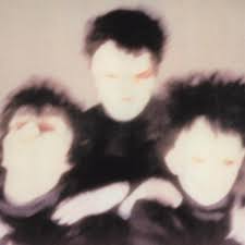O álbum 'Pornography' completa 42 anos de lançamento! Ele foi lançado em 04/05/1982, é o 4º álbum de estúdio do The Cure e marca o auge do período gótico da banda. Não deixe de ouvir esta obra-prima hoje! 🎧🦇

#thecure #gothicrock #thecurepornography