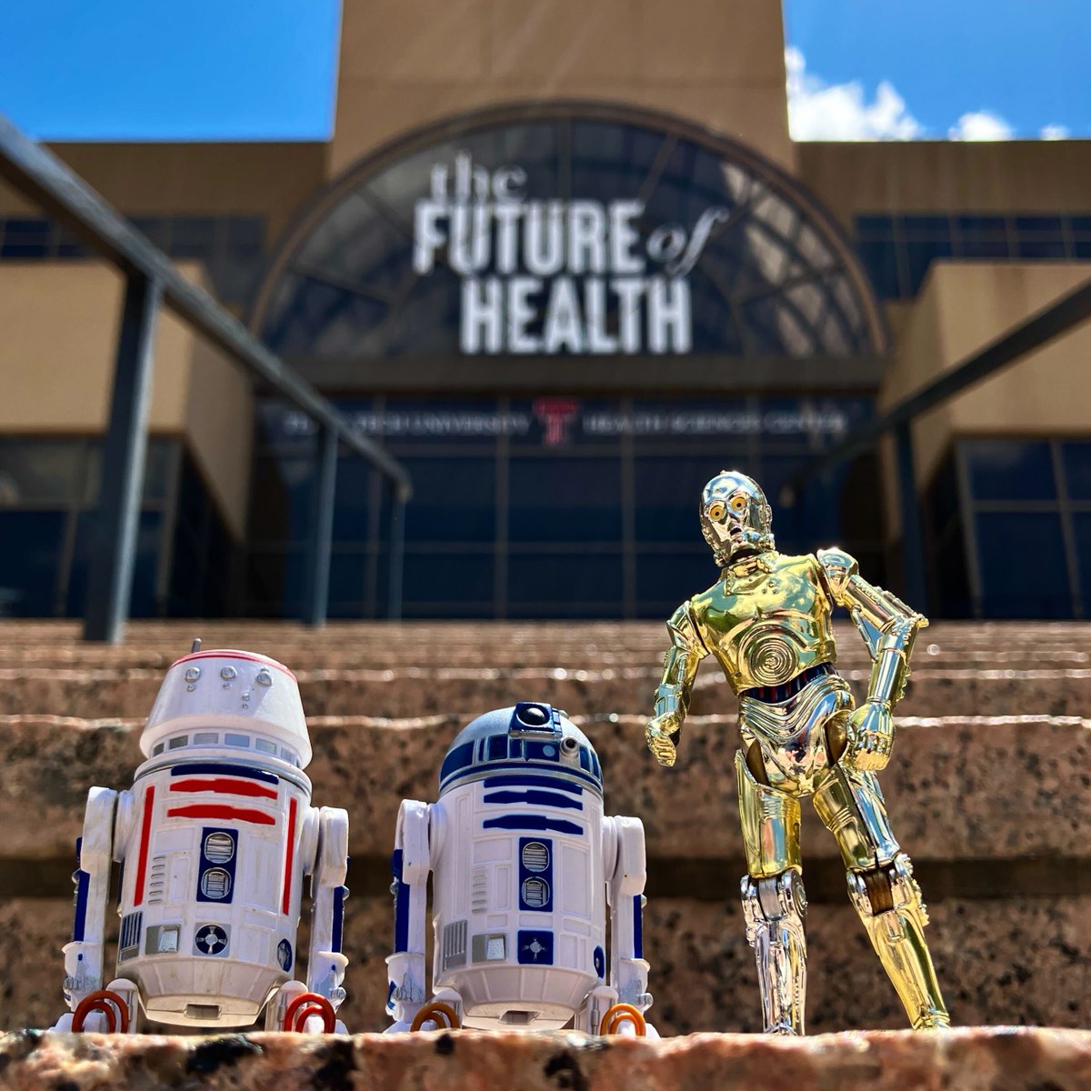 “Excuse me sir, but that R2-D2 is in prime condition, a real bargain.” Happy Star Wars Day from TTUHSC! #MayThe4thBeWithYou