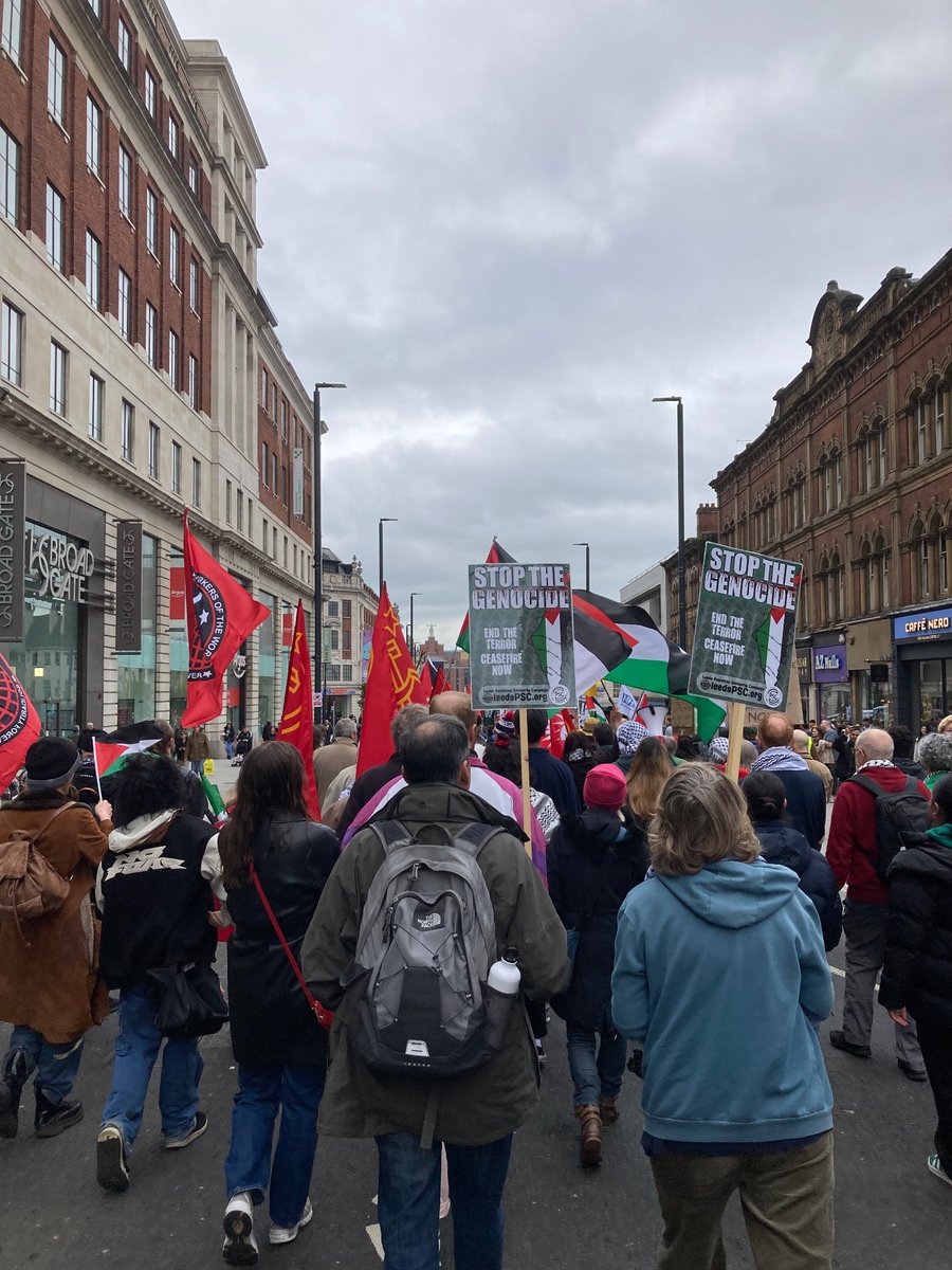 Good to be at today’s May Day March for Peace. We have been handing out leaflets to raise awareness of student Salma al-Shehab’s arbitrary detention in Saudi Arabia. Please sign the petition here: globalcitizen.org/en/action/saud…