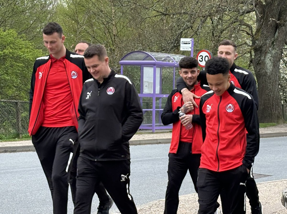 Pre-match stroll🚶‍♂️#bullywee