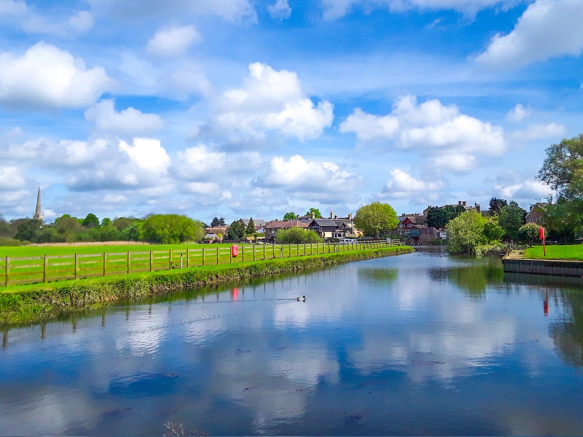 Fabulous sunny day in St Ives, Cambridgeshire @WeatherAisling @ChrisPage90 @JamesWrightTV @metoffice #LoveUKWeather