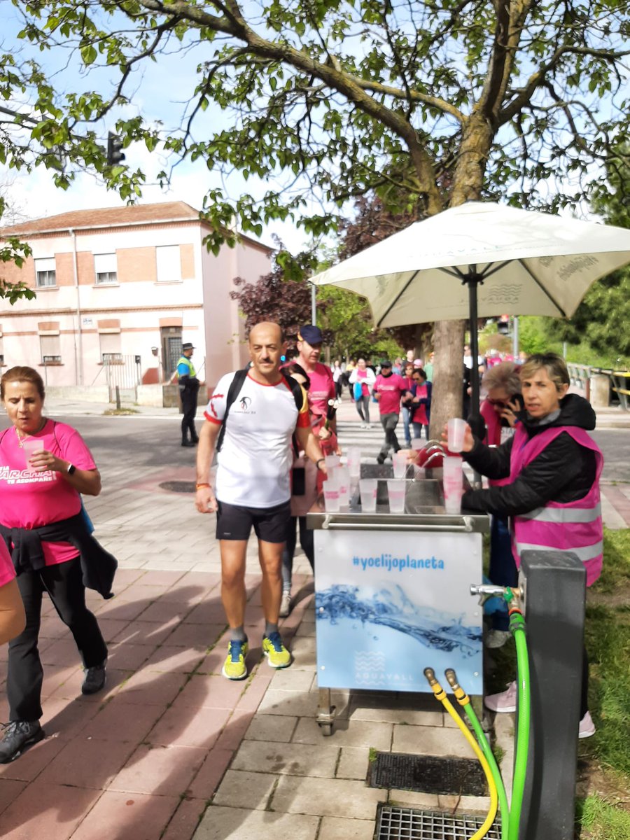 La #MarchaAsprona y el agua del grifo, siempre hacemos buen tándem. Un año más nuestro #aquagrifo móvil acompaña a todos los andarines más solidarios @Asprona_Vall