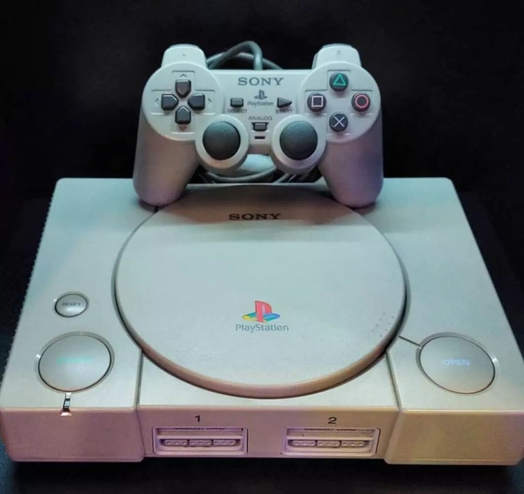 90sfootball's tweet photo. First game you think of? 🤔 https://t.co/8Ft1eBDCoD