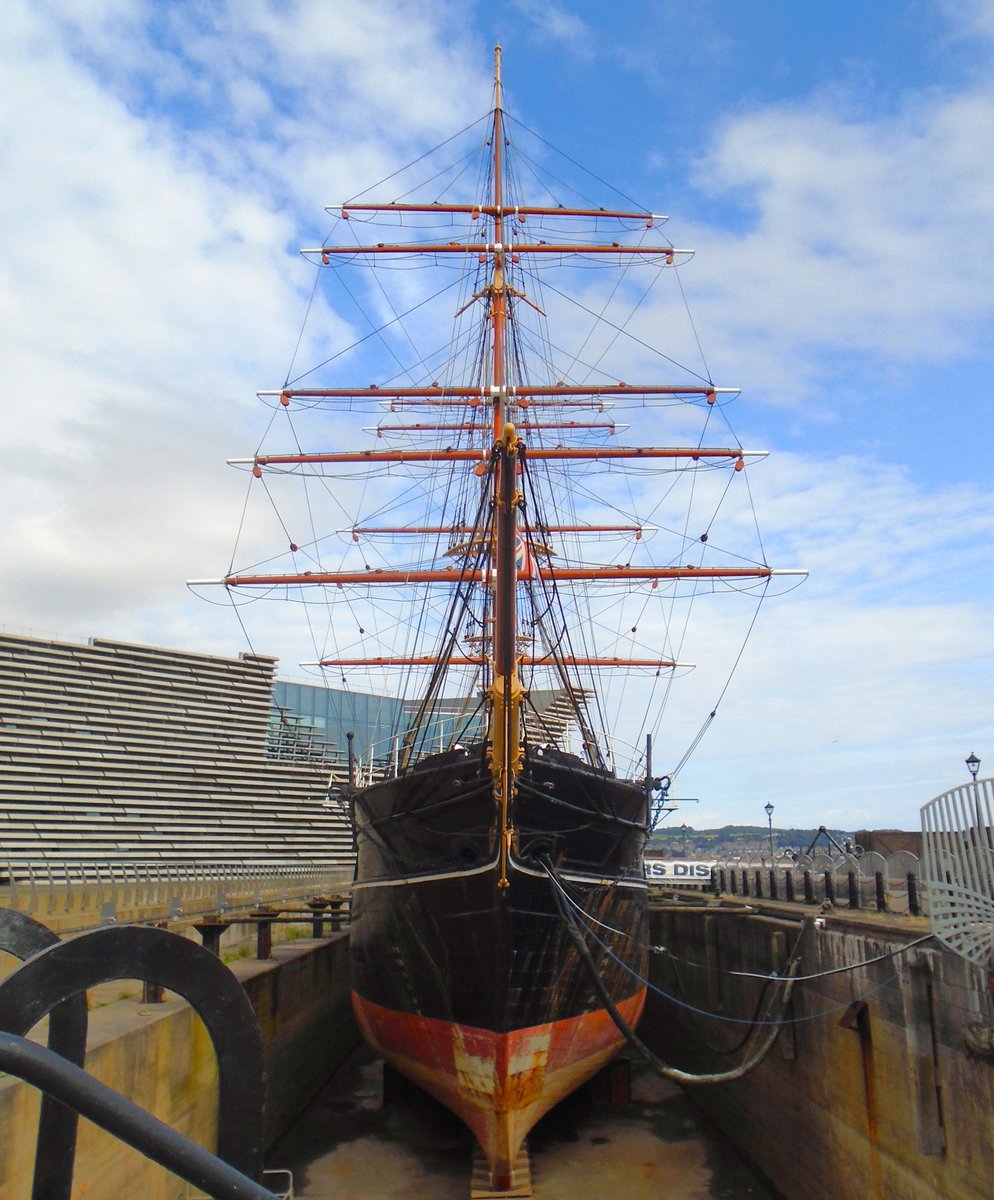 Just remembered that I dreamed last night that I was at @DiscoveryDundee! I think I'll return to Dundee this summer. July worked well last year. (My snap from that visit)