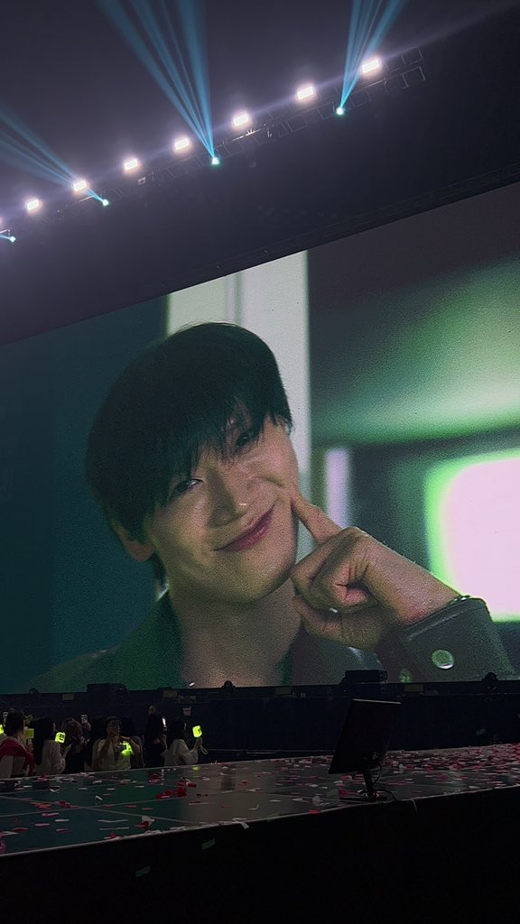 โดยองกับเตนล์มาคอนละดูน้องดีมให้ทำท่า5555555555555