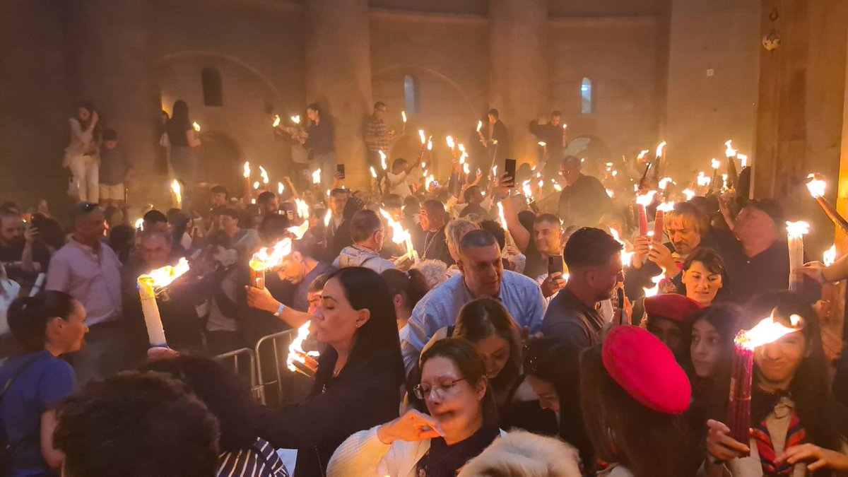 В Єрусалимі зійшов благодатний вогонь. Фото 📸: Орі Оргоф