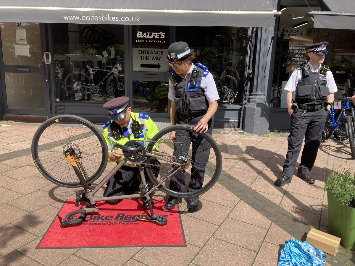 The @MPSGooseGreen bike marking session outside @Balfes_Bikes went very well this morning in the sunshine.