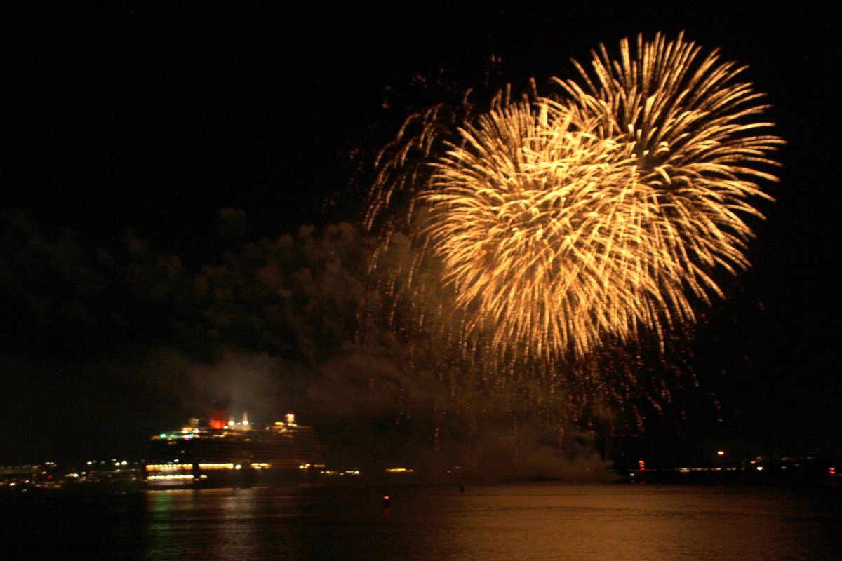 Part 2 of Queen Anne fireworks as seen from @Shieldhall