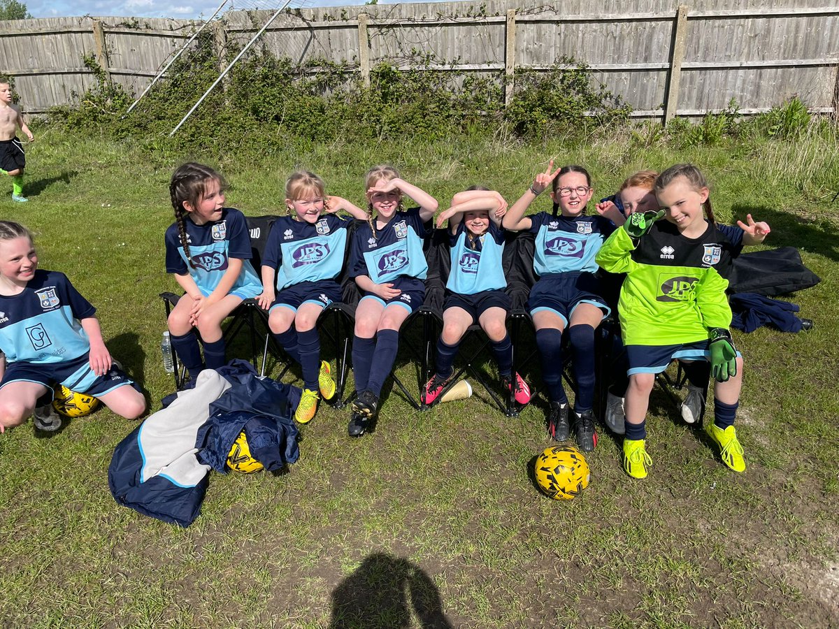 U8s:
Cracking performance from our U8s, demonstrating some great movement and passing and scoring some beautiful goals! 💙