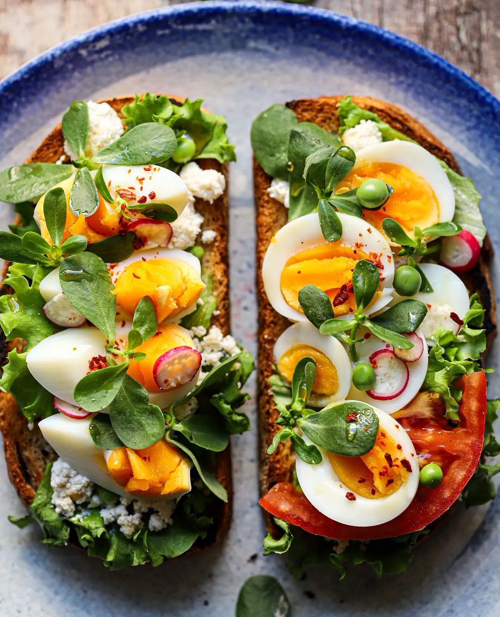 Eggs, cheese & microgreens breakfast toast 🍳🥪