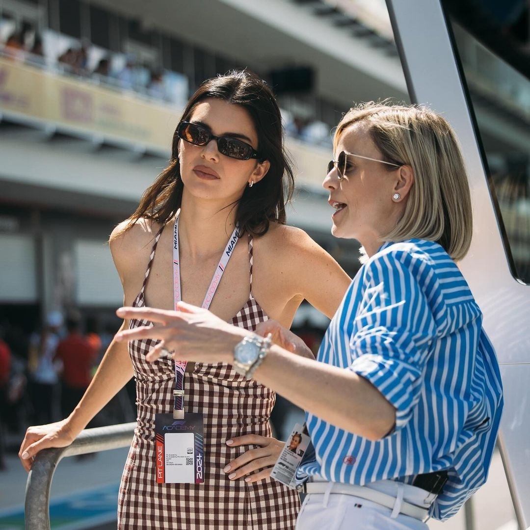 Kendall Jenner at the F1 Academy practice in Miami paddock

More images at: gawby.com/photos/248644

#KendallJenner #F1Academy #MiamiPaddock #Formula1 #PracticeSession #Racing #FashionIcon #Model #MiamiEvents #VIPExperience #SportsAndStyle