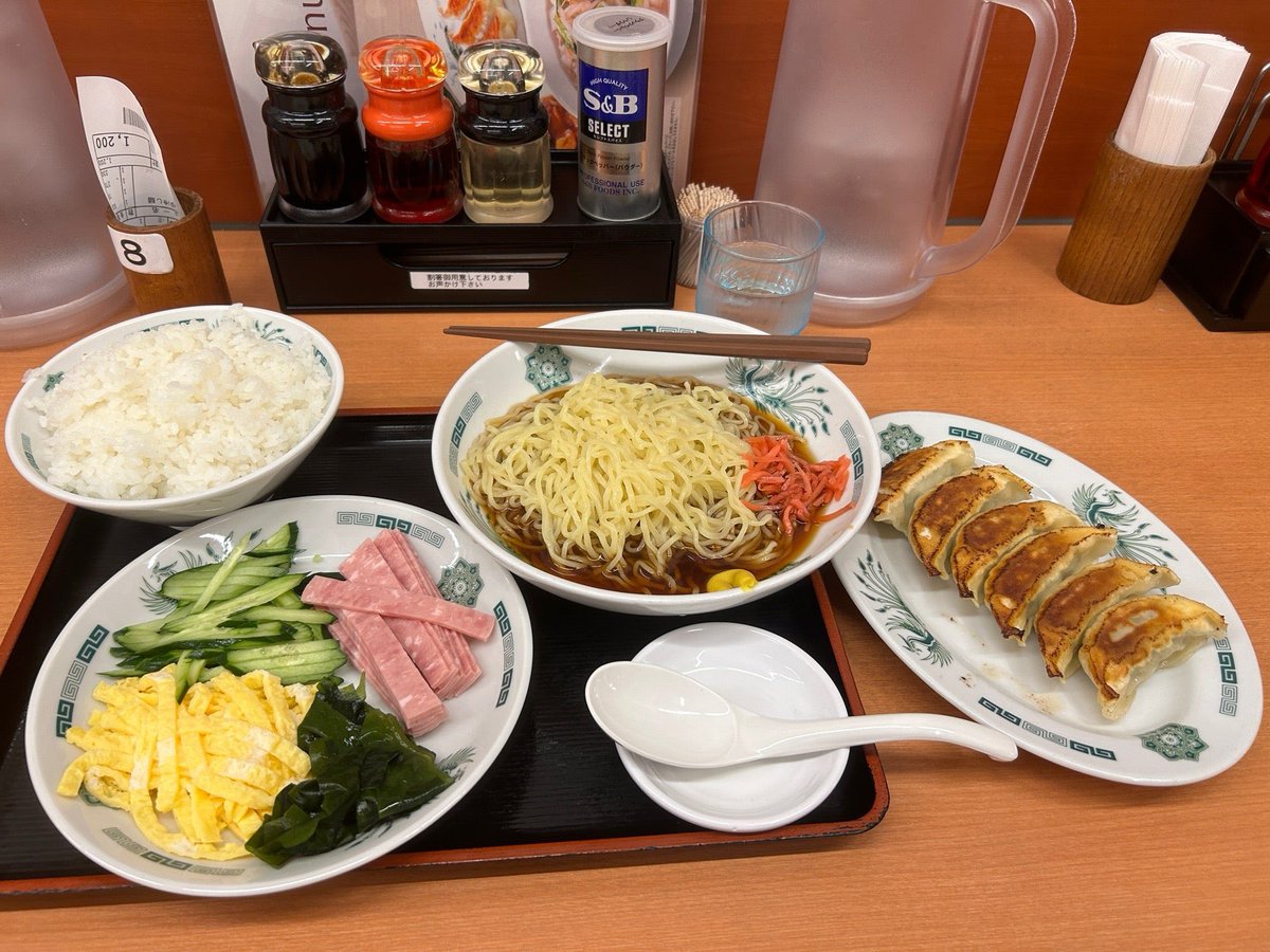 黒酢しょうゆ冷し麺が始まったので、それの大盛りと🍚(大)と🥟でいただきます🙏🏻 (@ 日高屋 in 豊島区, 東京都) swarmapp.com/madoka___/chec…