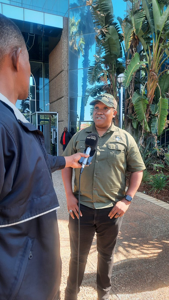 SAPU General Secretary Tumelo Mogidiseng is speaking to @SABCNews explaining the challenges facing Workers in police services. #Mayday #WorkersUnite #ForTheLoveWorkingClass ❤️🖤💛 @wearesapu