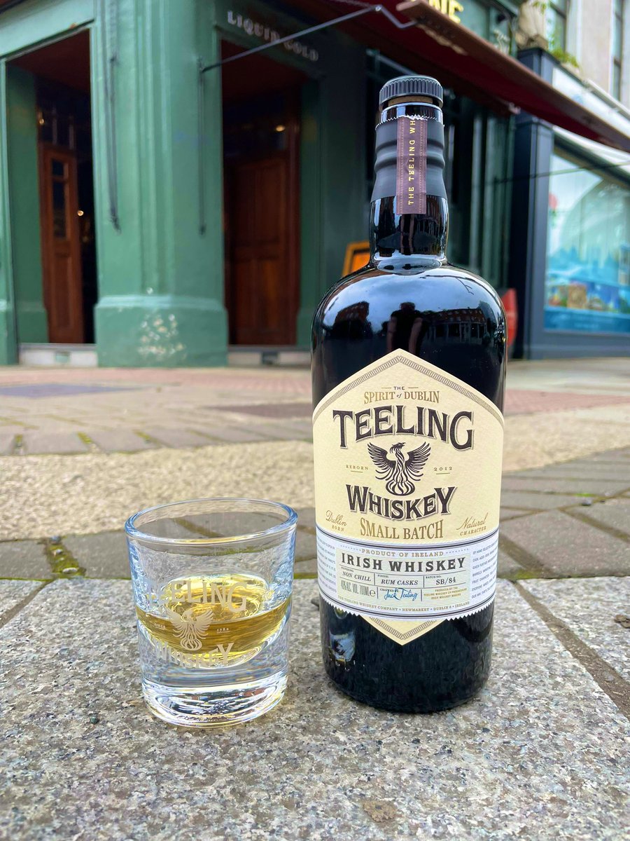 Don’t forget to fill up those hip flasks today! ☘️🥃 @TeelingWhiskey #matchday #LeinsterRugby #teeling #drinkirish