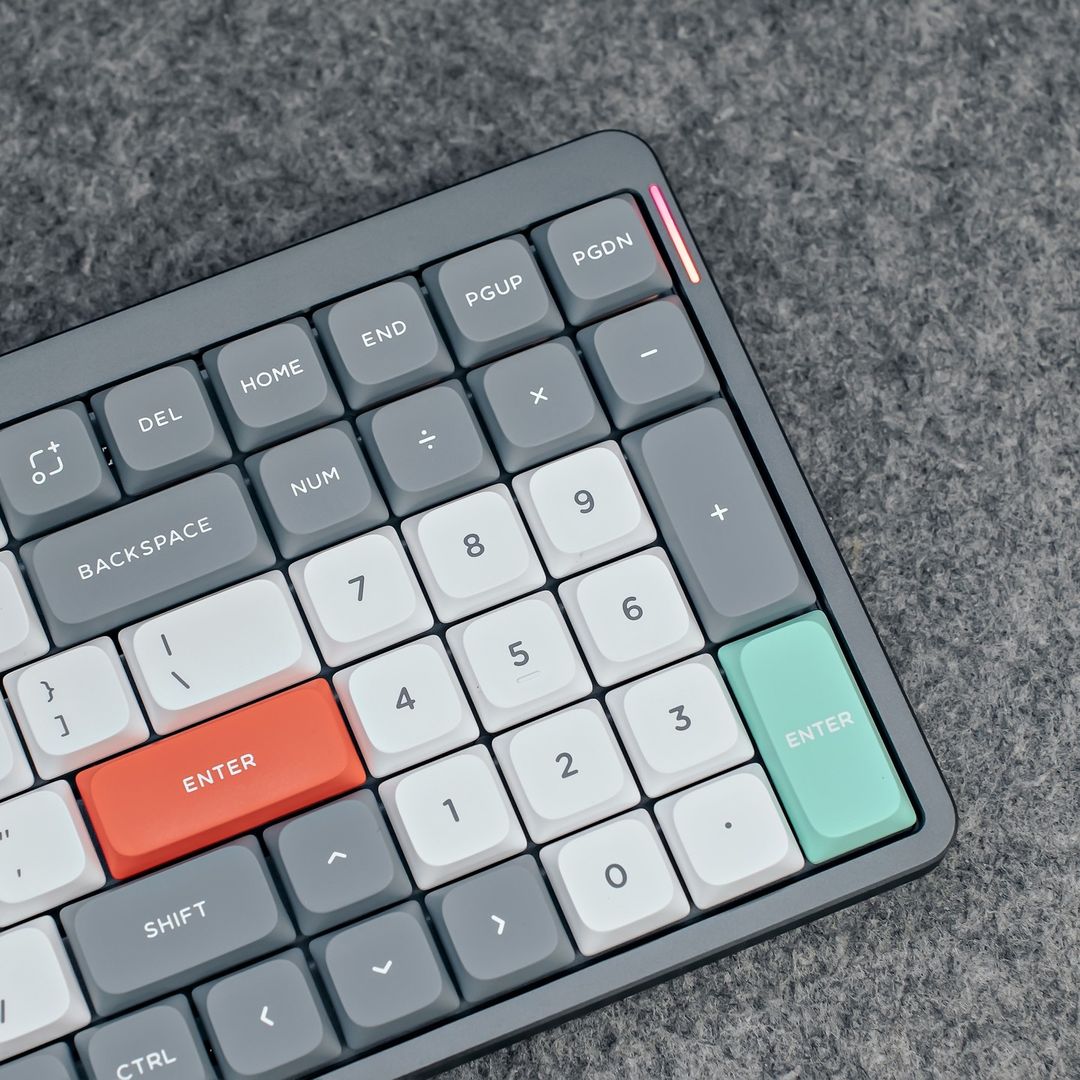 Ideal mech keyboard for extended typing or gaming sessions​​.⁠
⁠
📸@techbroll

#mechanicalkeyboard #wirelesskeyboard #mackeyboard