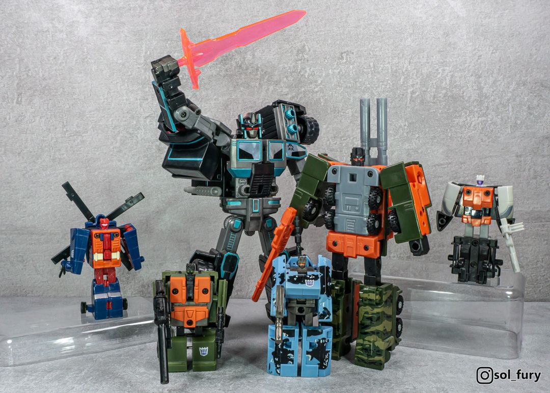 SolFury's tweet image. After five years of absence, the Decepticons returned in style in 2001, led by Scourge, who set the trend for evil black versions of Optimus Prime. 

#transformers 
#robotsindisguise #transformersrobotsindisguise
#carrobots #transformerscarrobots