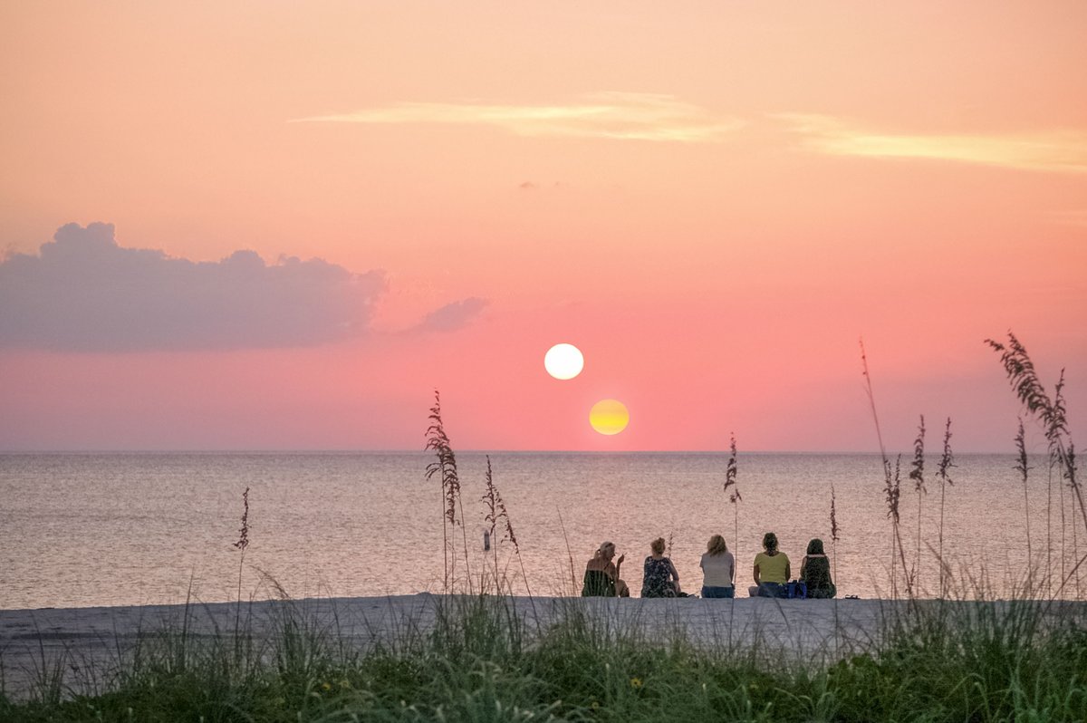May the Fourth be with you from Sarasota County! You don't have to go to a galaxy far, far away to see our beautiful beaches and sunsets. While the sand might still go everywhere, it's at least not course and rough. ⛱⭐

📍 Turtle Beach, Tatooine

#SRQCounty