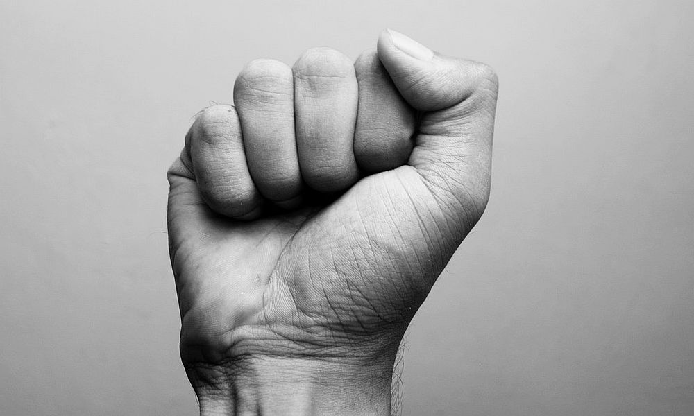 Die Sprache der Unerhörten? – Unruhen, Horizonte, Nihilismus, Sichtbarkeit“ - ein Text von Gal Kirn im Rahmen des Projektes #GemeineStadt. Zu finden unter: tinyurl.com/uth29wkc