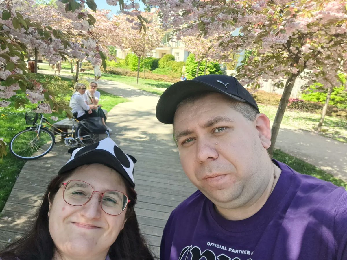 We had a lot of fun and the blooming cherry blossoms were so beautiful 😍
#walkingaroundthecity #walkingaround #walkinnature #parkoliwskigdańsk #parkoliwski🌿 #parkdate #spring #springtime🌸 #springvibes🌸 #springiscoming #couplegoals💑 #couplegoals❤ #fiancé💍