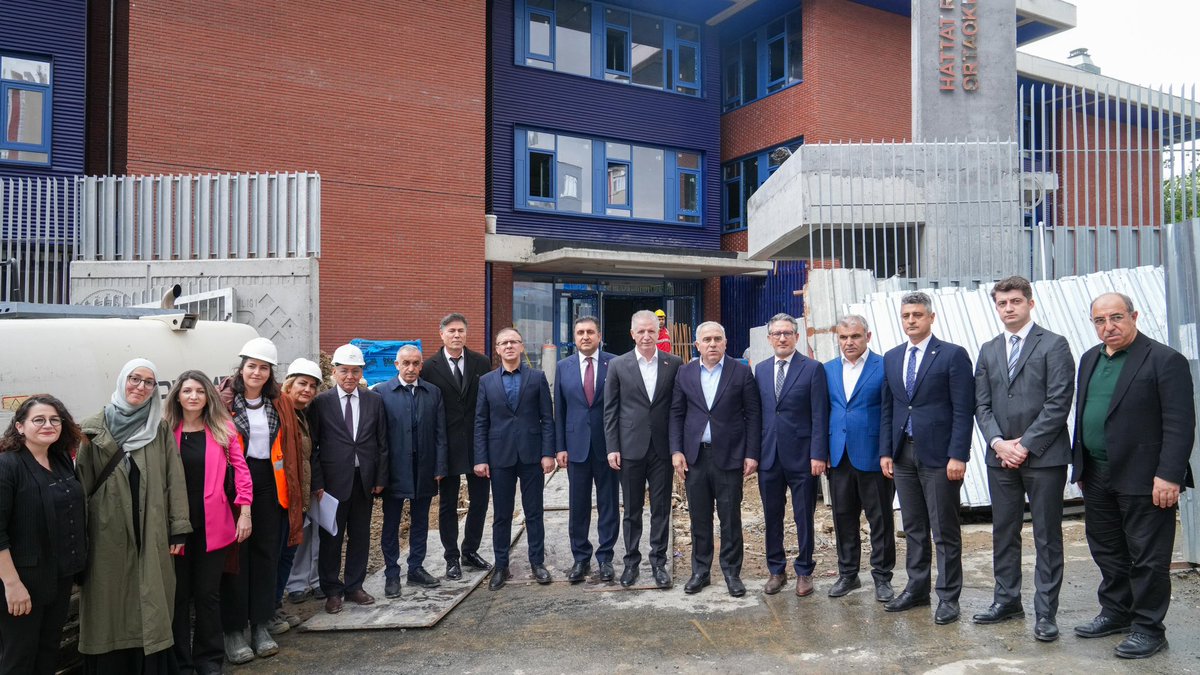 Yavuz Selim Ortaokulu, 2024-2025 eğitim öğretim yılında açılacak.🏫 Valimiz @gul_davut,#Fatih’te; 📍Muid Ahmet Efendi Medresesi 📍Yavuz Selim Ortaokulu 📍Hattat Rakım Ortaokulu 📍Fatih Kız Anadolu İmam Hatip Lisesi’nde yürütülen çalışmaları inceleyerek yetkililerden bilgi aldı.