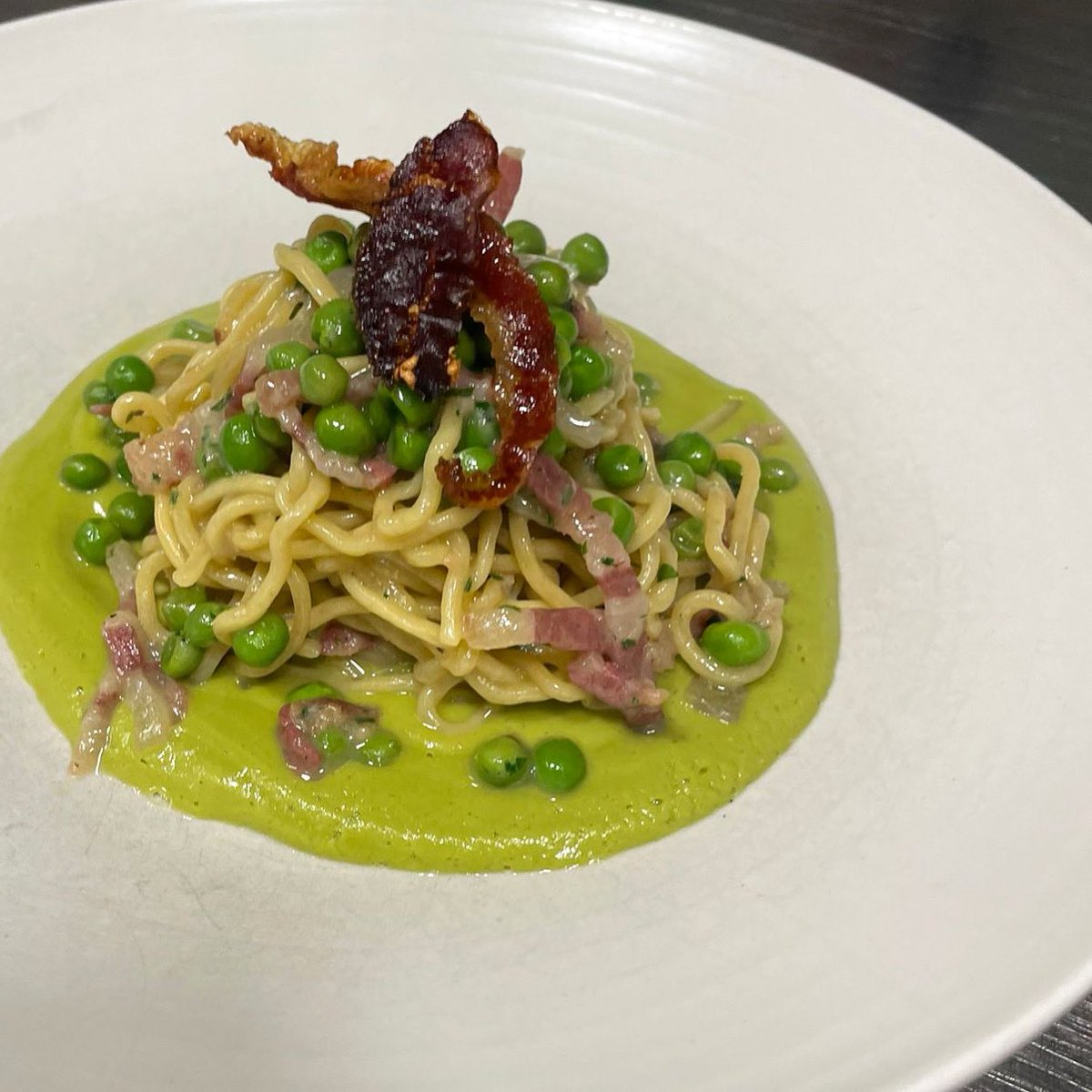 Homemade tagliolini with peas and Sardinian guanciale. #eatlocal #eatitalian #eattheseasons #leytonstonefood #wanstead #forestgate #walthamforesteats #leytonlove #weekendvibes #moraitalianrestaurant #londonrestaurants #tasteofsardinia