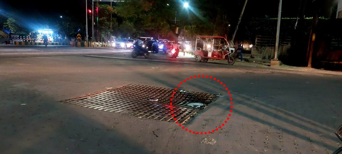 A life-threatening pitfall is getting created on this iron grill used for covering the sewer line on sec93 on the gejha rd & sampark rd crossing.. needs urgent attention @noidatraffic @noida_authority @Noida7x @Shreya28573403 @arpbks @GirirajBahediya @scribe_anjali @prchandna