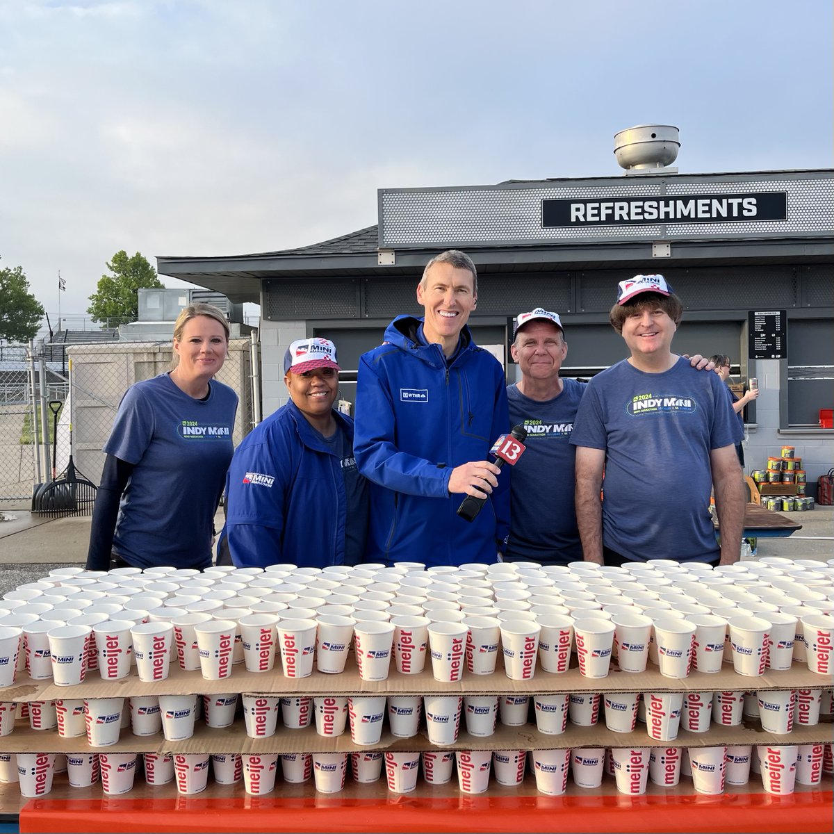 🔑 Hydration is key! It's sunny in #Indy for the #IndyMini. @WTHRcom's @RichNye13 stopped by to greet our #OneAmericaFinancial associate volunteers at the @Gatorade pit inside the Indianapolis Motor Speedway. #WhyIMini @500Festival #HalfMarathon #Indy #Indianapolis