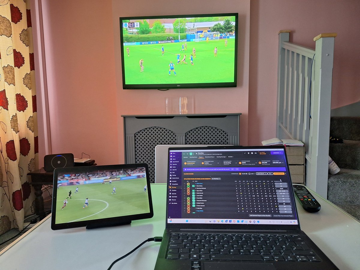 Is there any better way to spend a Saturday without the @TheDabbers....then with not one but two @BarclaysWSL games, & @FootballManager on the laptop?! 
And my award on the top shelf! 😁😁

#BarclaysWSL
#FootballManager
#Nantwich
#UpTheDabbers