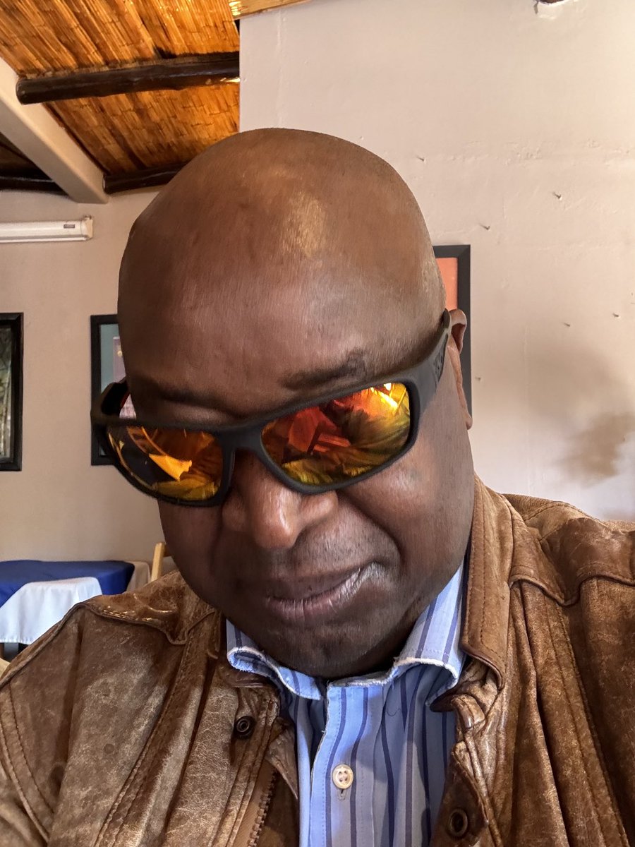 tito_mboweni's tweet image. The People have spoken. @Legends Barber. Rosebank. Johannesburg. 4 MY 2924