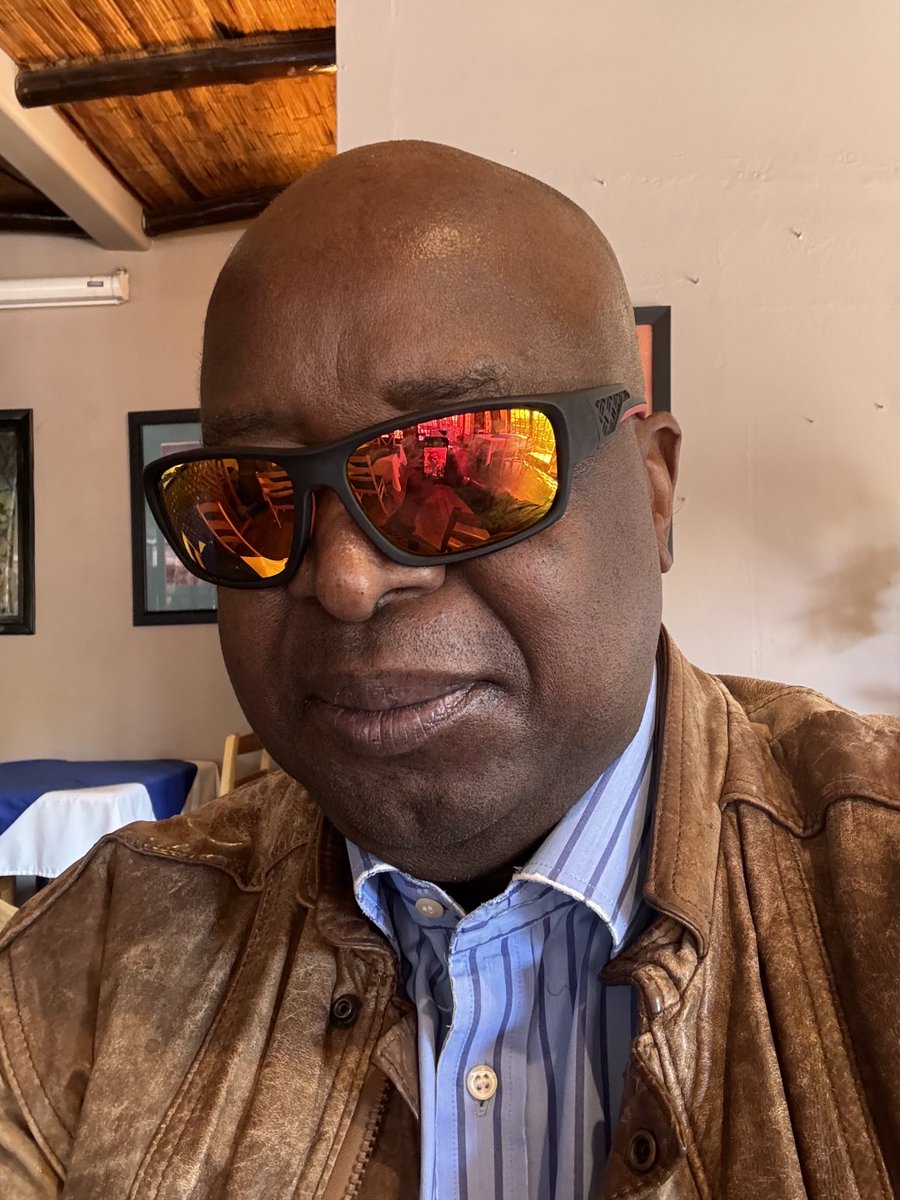 tito_mboweni's tweet image. The People have spoken. @Legends Barber. Rosebank. Johannesburg. 4 MY 2924