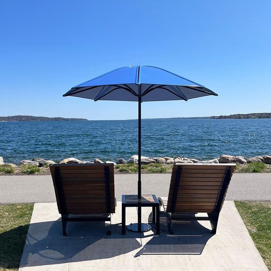 Take a seat and enjoy the view! 🌊
📍Barrie Waterfront
DYK our new community, Four10 Yonge, coming soon to Barrie is just minutes from the shores of Kempenfelt Bay?
Register today, so we can keep you in the loop:  four10yonge.ca
📷  @tourismbarrie
#Barrie #KempenfeltBay