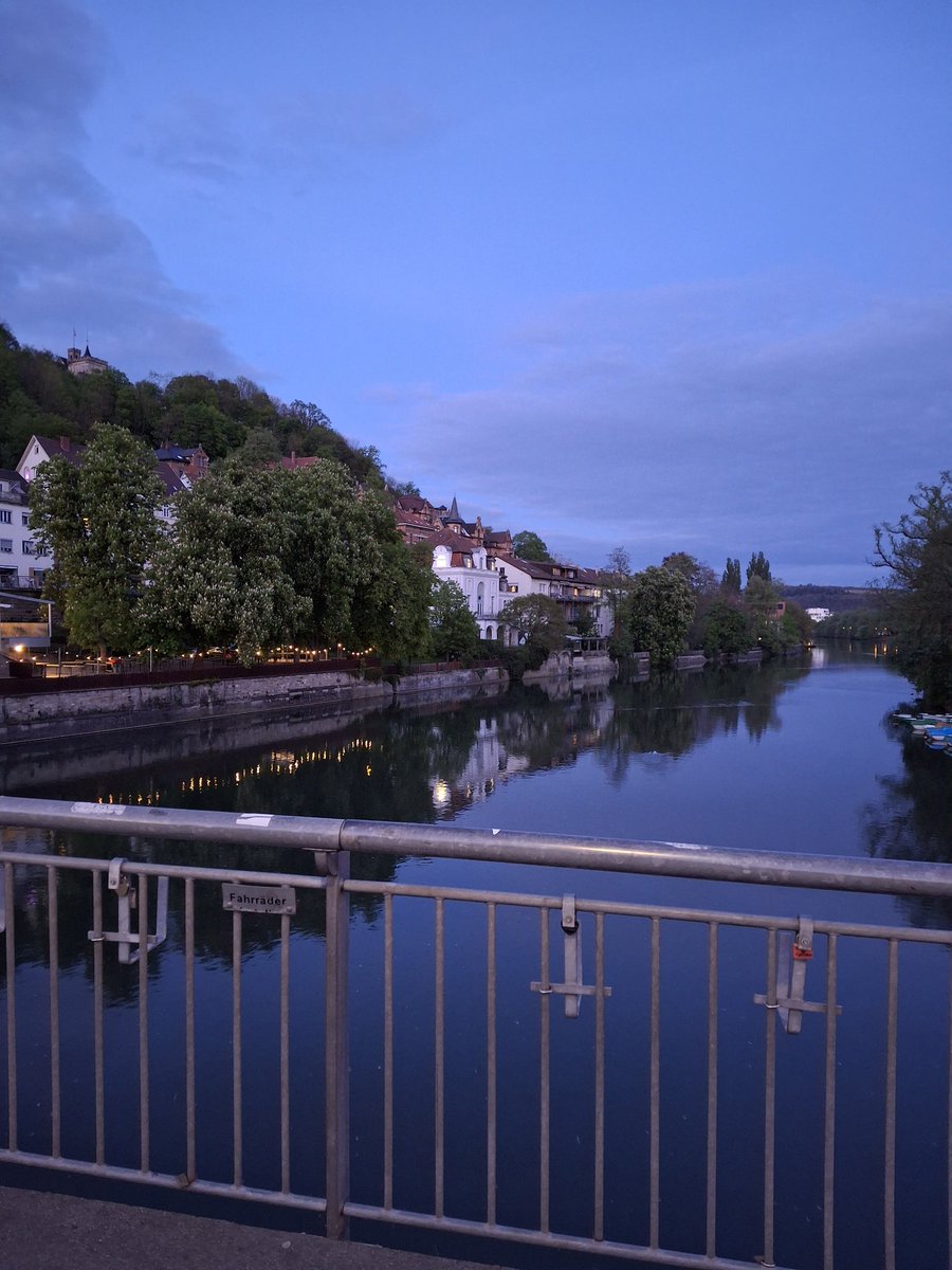 Tübingen hat einfach die schönste Aussicht. Es wär schon lustig wenn wir uns mal mitten in der Stadt begegnen würden. Natürlich würde ich dich dann zwingen vor all den Leuten meine Schuhe abzulecken, wie es sich für ein Schweinchen gehört.🤭🐷🔥

findom • geldherrin • fußdklave