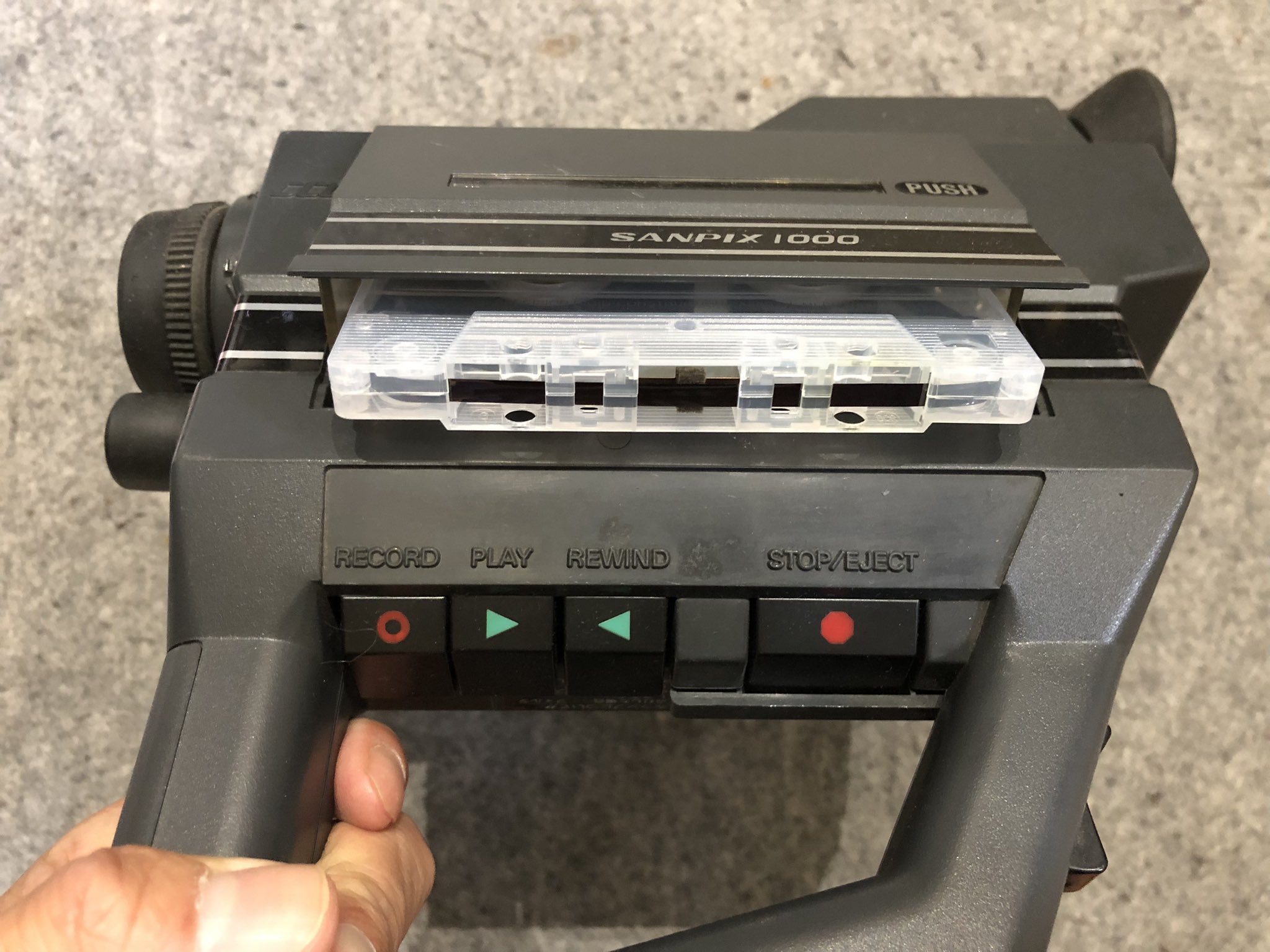 Pixelvision PXL2000 カセットテープ ビデオカメラ ジョニー・S على X: 