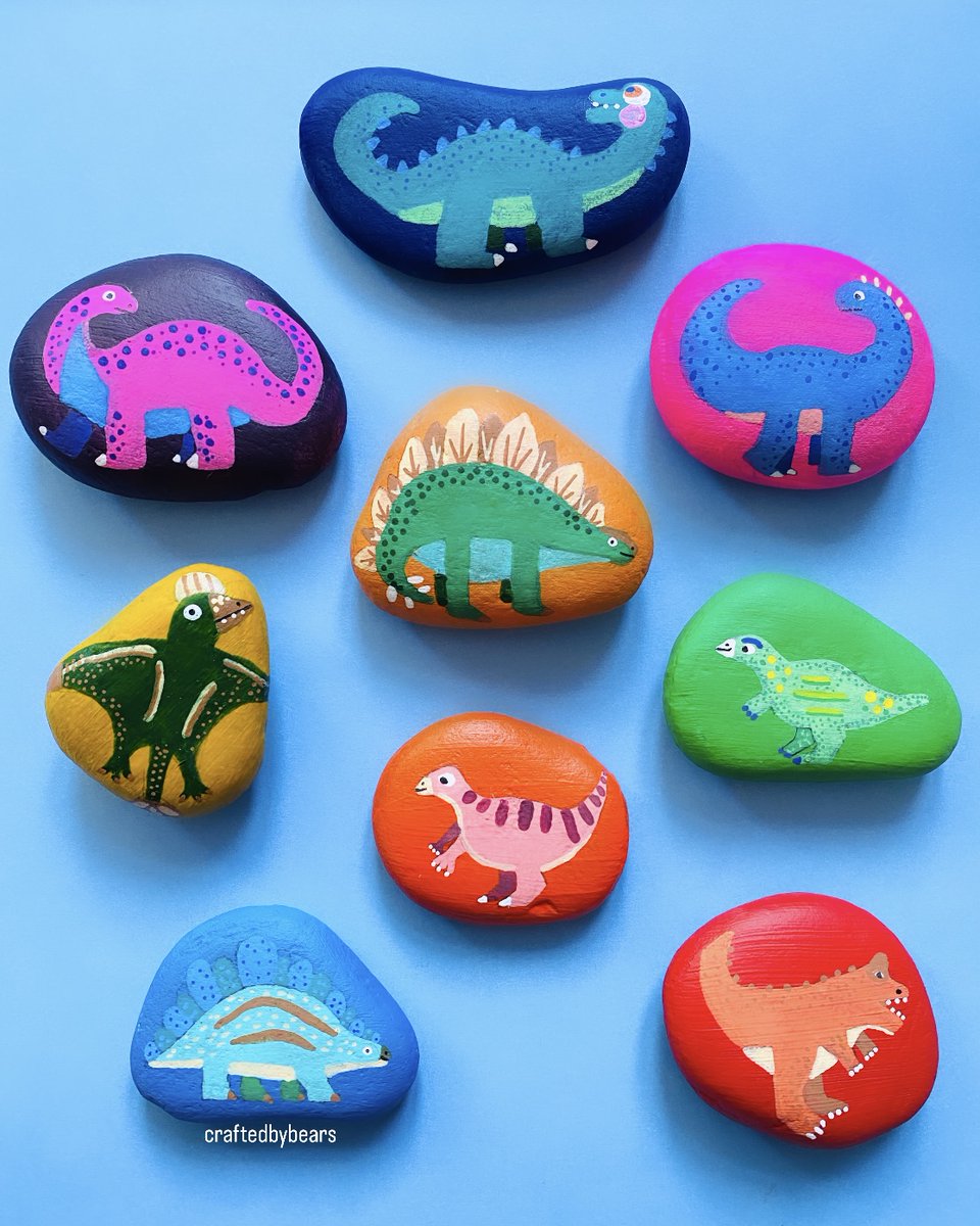 🦕 CRAFT IDEA! Thank you to Crafted By Bears on IG for this fun activity inspired by our book, One Day on Our Prehistoric Planet… with a Diplodocus by Ella Bailey flyingeyebooks.com/book/one-day-o… “The perfect accompaniment to bring any dinosaur story to life through bookish play!”