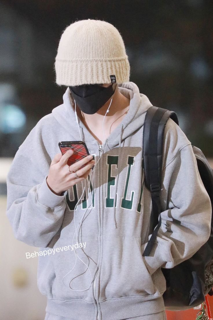 ㅤ
ㅤ
[ OUR DREAM STAFF UPDATE ]

240504 OUR DREAM Leo and J were seen today at YES24 Live Hall to attend and support ADOR:US ( <a href="/ADOR_US/">ADOR:US ♡</a> ) Korean Debut Showcase : ADOR:LAND today. 

#LEO #J #OURDREAM 
ㅤ
ㅤ