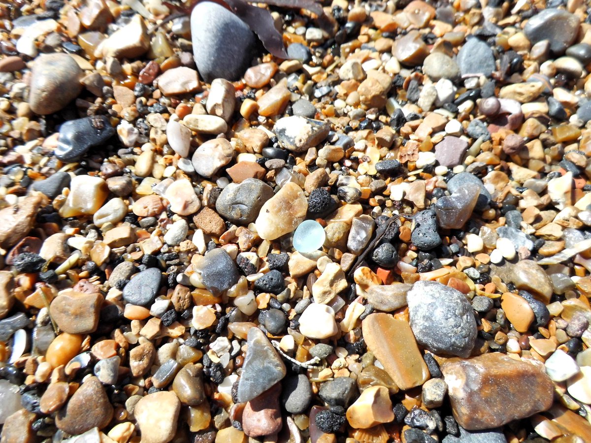 Yet More Beachy Bits and Bobs!! #beachfinds #seaglass ##beachcombing #curiosities #oceanplastics #cullercoats #treasure #beads