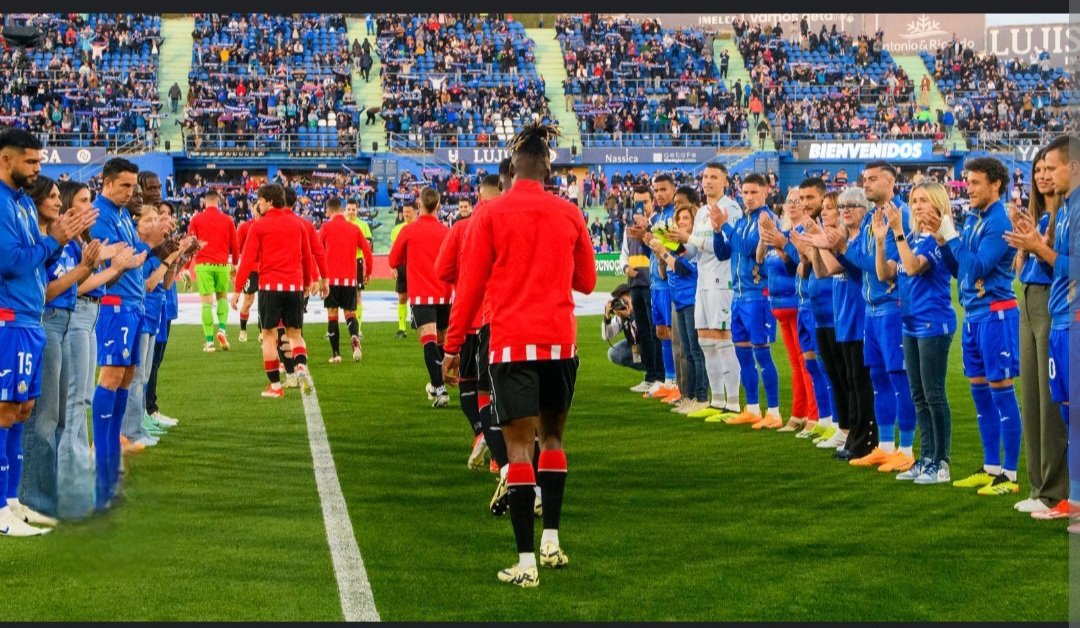 <<PASILLO>>
A mí no me gusta pitar a los equipos nunca cuando saltan al campo,creo en la deportividad y me gusta respetarles.
Ayer el @GetafeCF nos hizo pasillo y el público nos ovacionó,que no se nos olvide nunca
PARA 5 BOBOS DE S.MAMES:
NO VOLVAIS A CANTAR 'A SEGUNDA' A NADIE