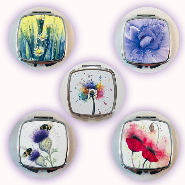 Brighten your day or give as a gift, these Bright and Beautiful mirror are sure to lift the spirits and fit nicely into the smallest of handbags art-by-lacey.sumupstore.com/product/mirror… #UKGiftHour #UKGiftAM #MHHSBD