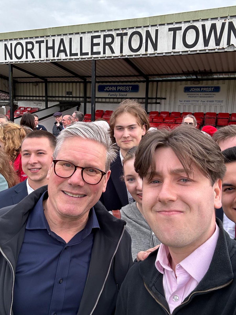 Great to be celebrating @DSkaith's history victory in York and North Yorkshire yesterday afternoon in Rishi's backyard, Northallerton. Next job(s): York Outer, Scarborough and Whitby, and the rest of the region 🌹. Also in a quick selfie with @Keir_Starmer taken by @MichaelToner